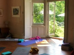 yoga retreat in devon with clara lemon ashley court